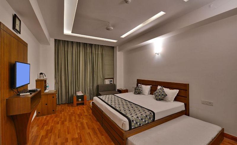 Modi Hotel & Resorts Pinjaur Exterior photo